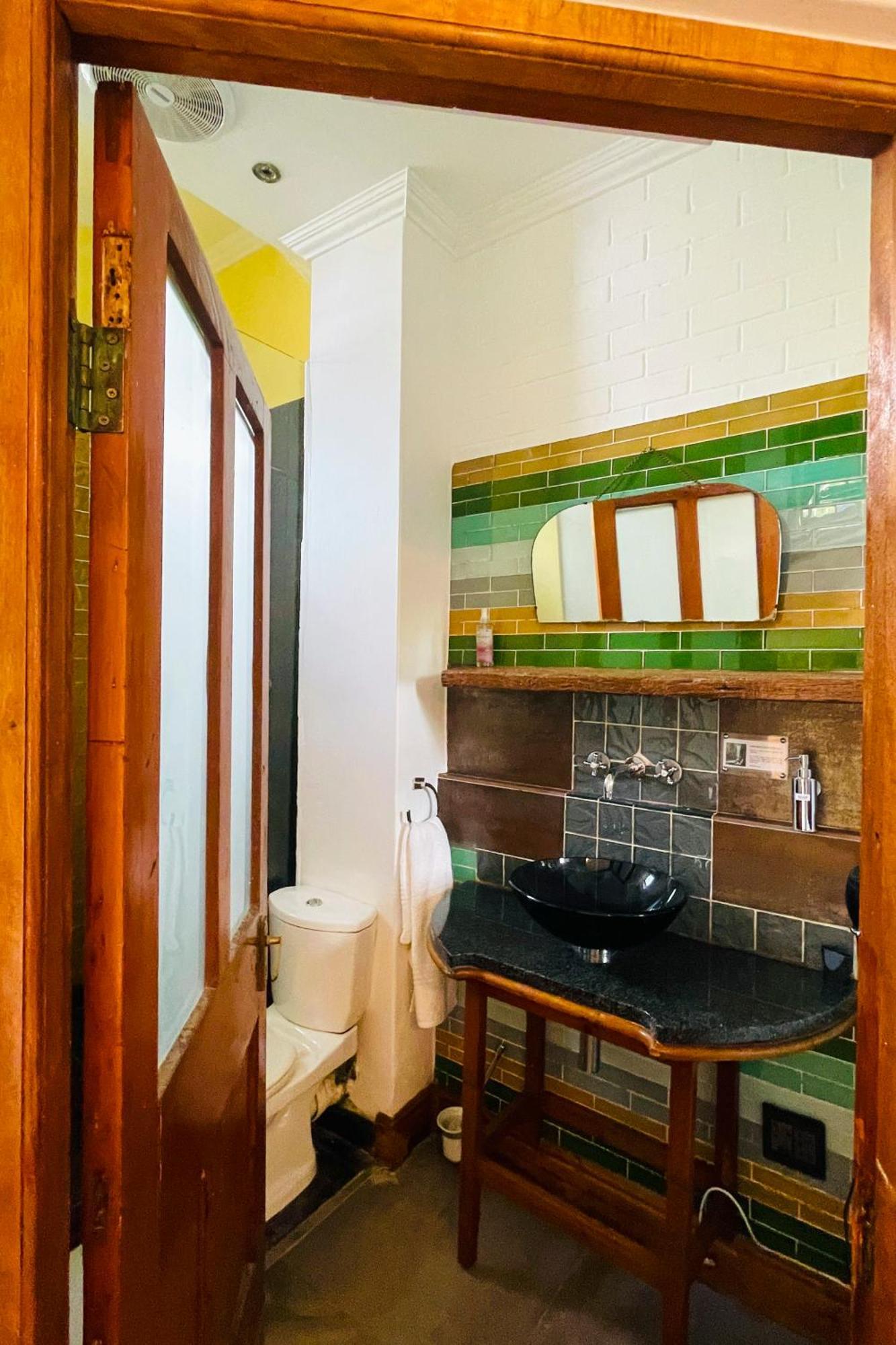 Ami Vine House Hotel Fokváros Kültér fotó